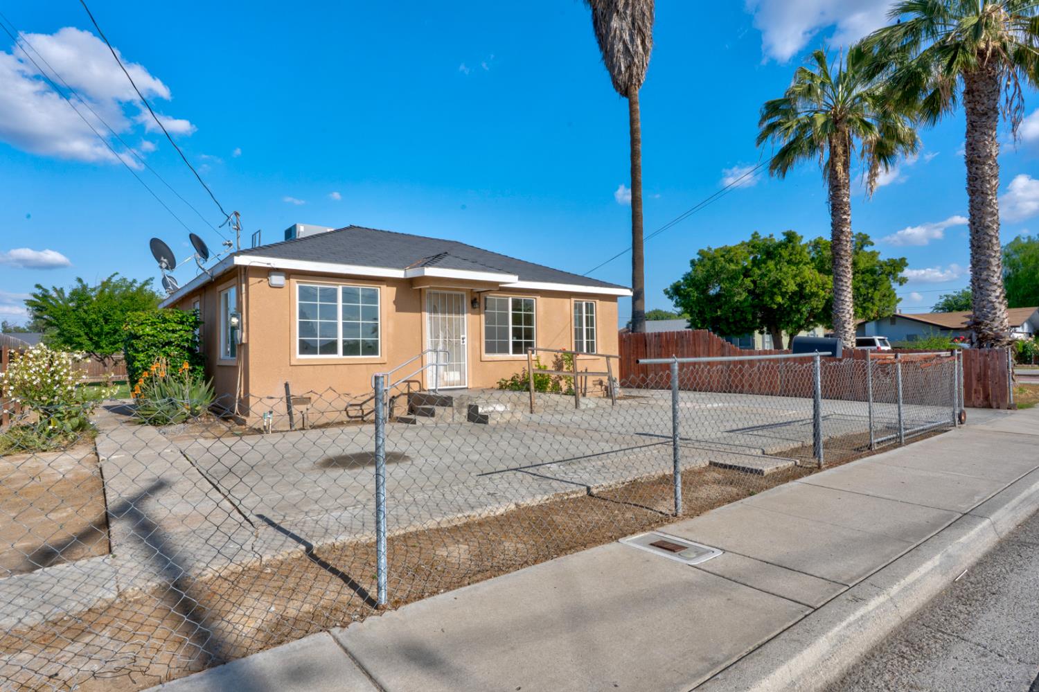 651 Olive, Hanford, CA 93230