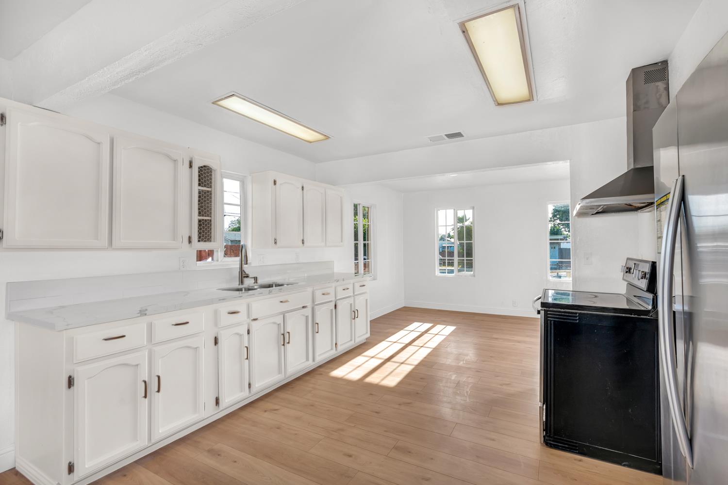 651 Olive, Hanford, CA 93230