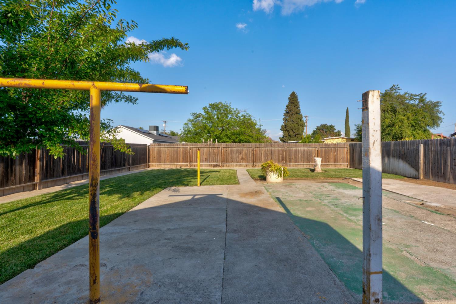 651 Olive, Hanford, CA 93230