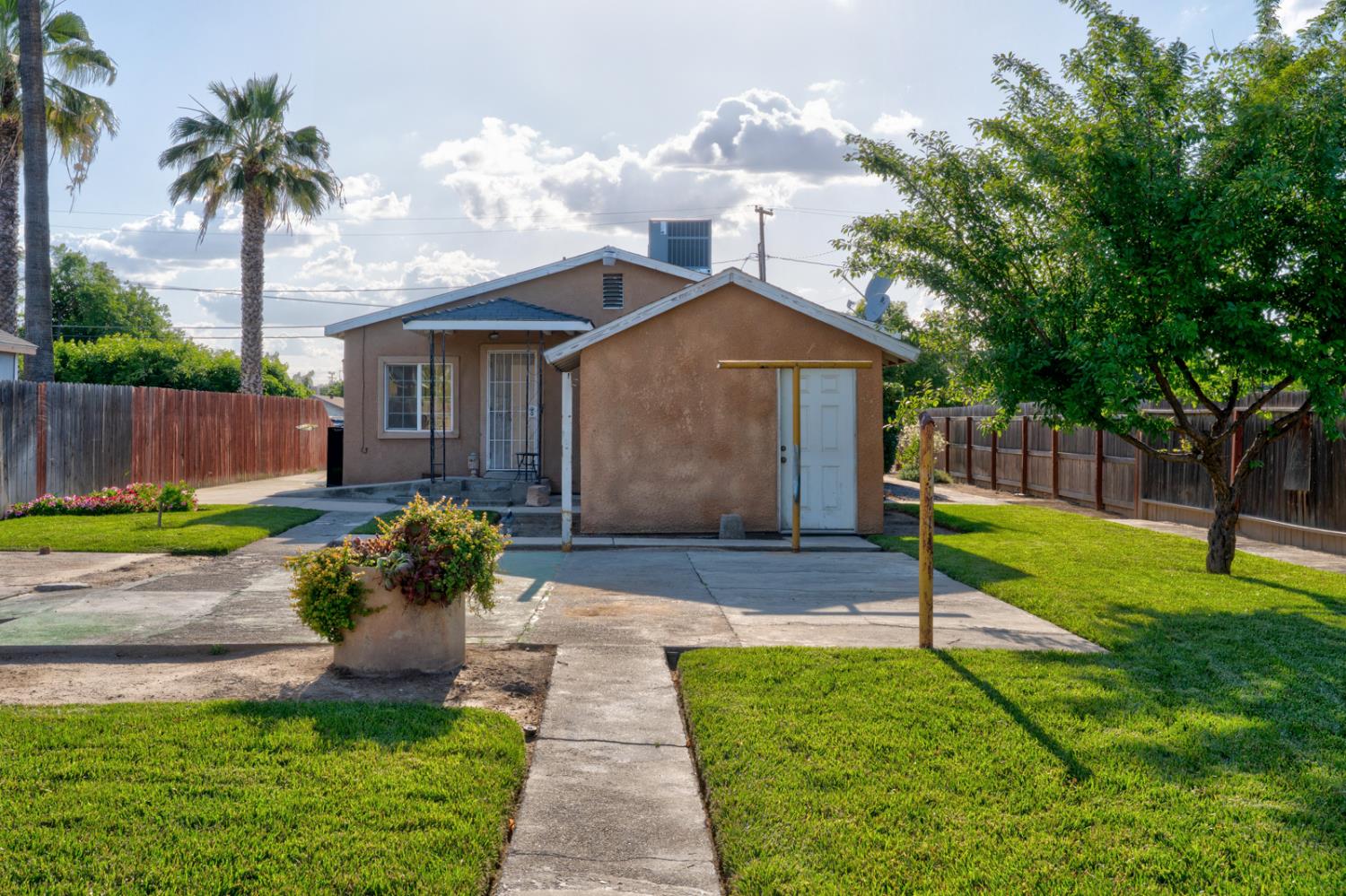 651 Olive, Hanford, CA 93230