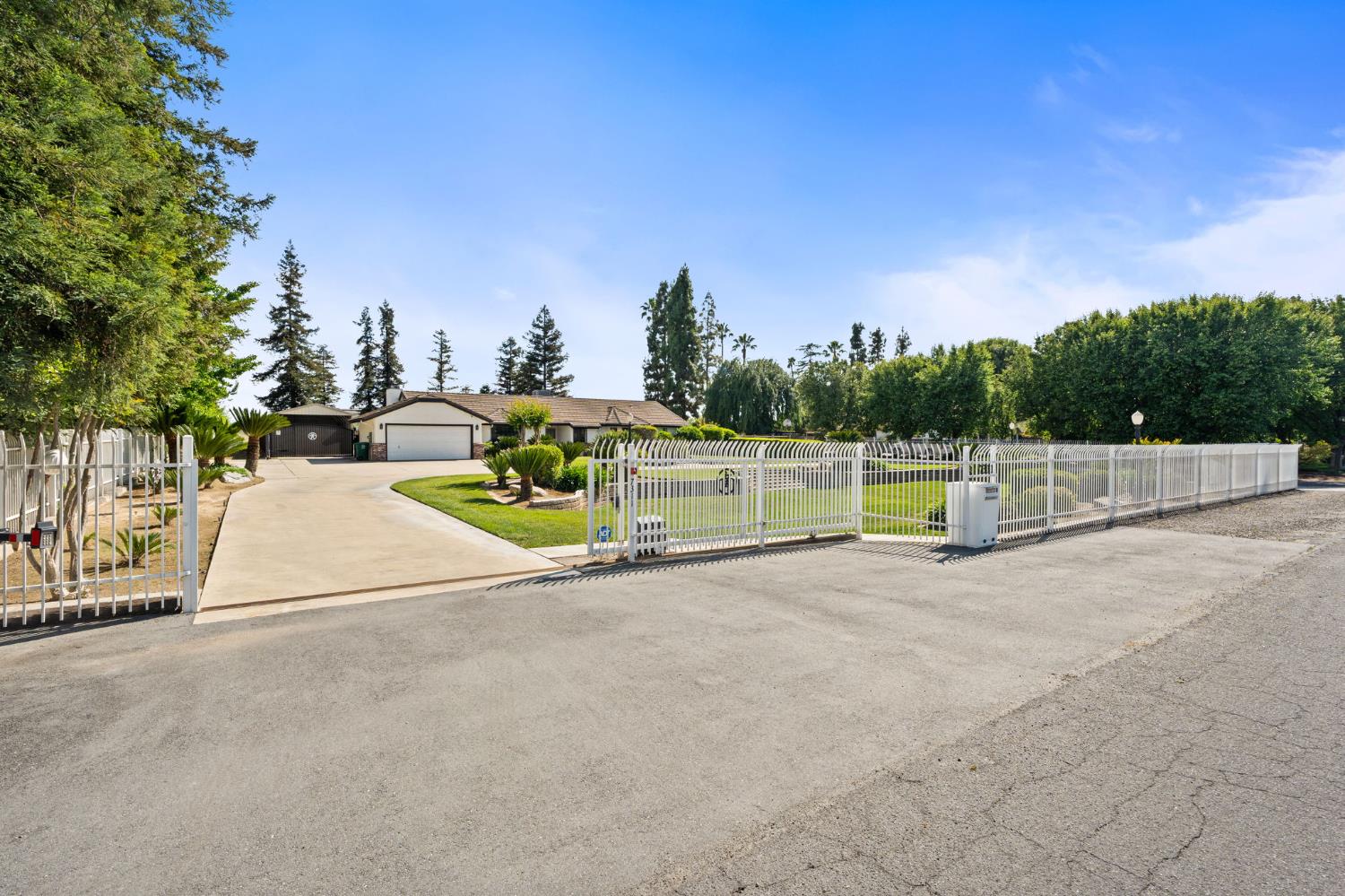 7311 W Rialto Ave, Fresno, CA 93723