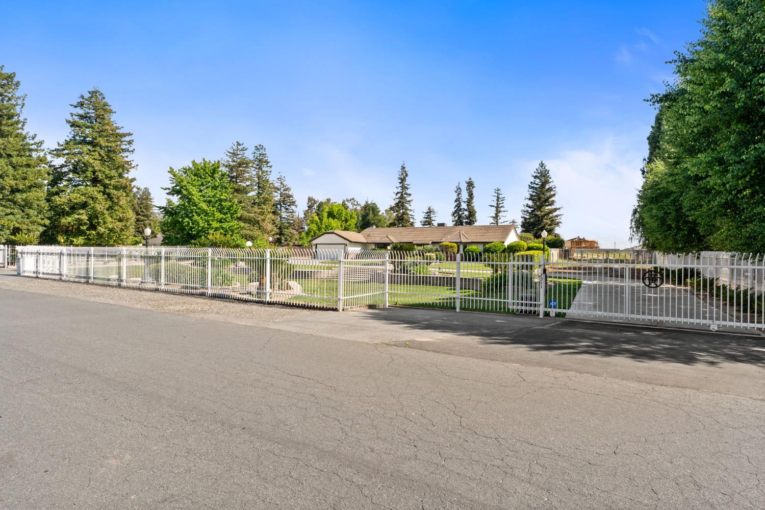 7311 W Rialto Ave, Fresno, CA 93723