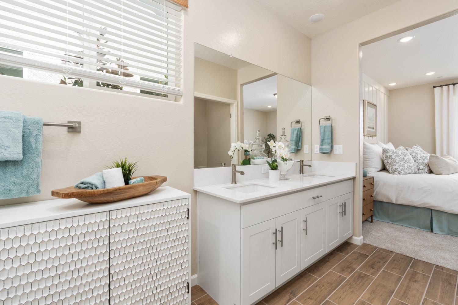 6820 E Carmen Ave, Fresno, CA 93727