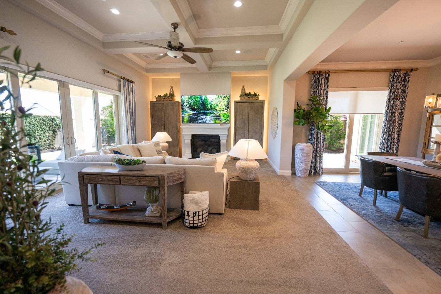 11854 N Champions Dr, Fresno, CA 93730