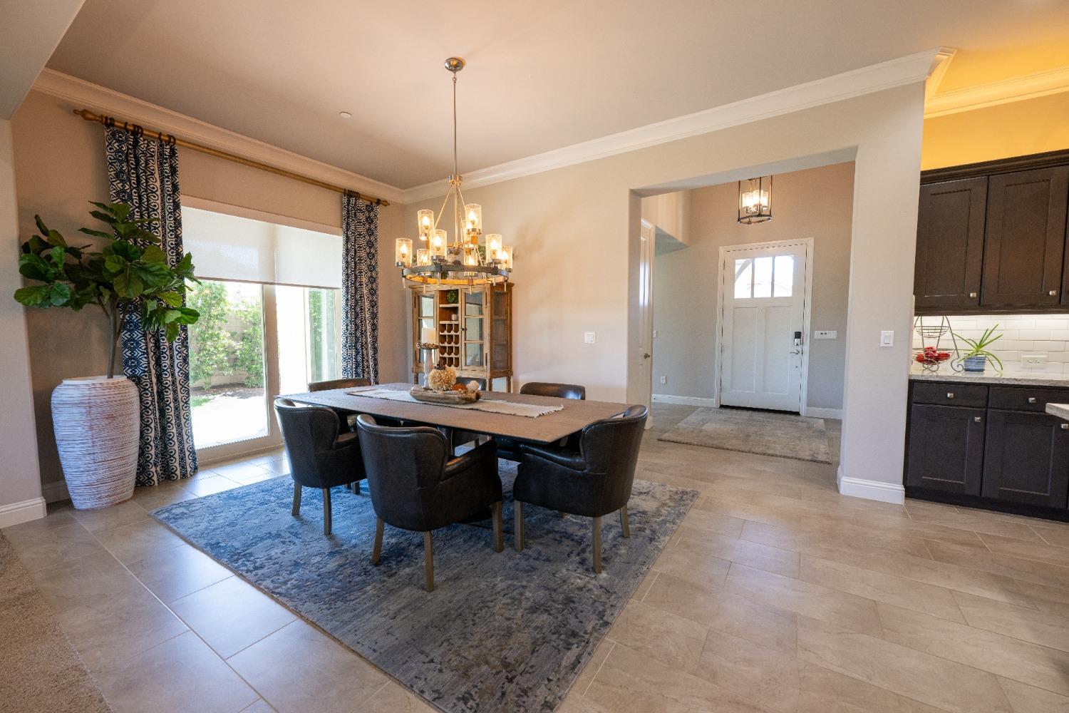 11854 N Champions Dr, Fresno, CA 93730