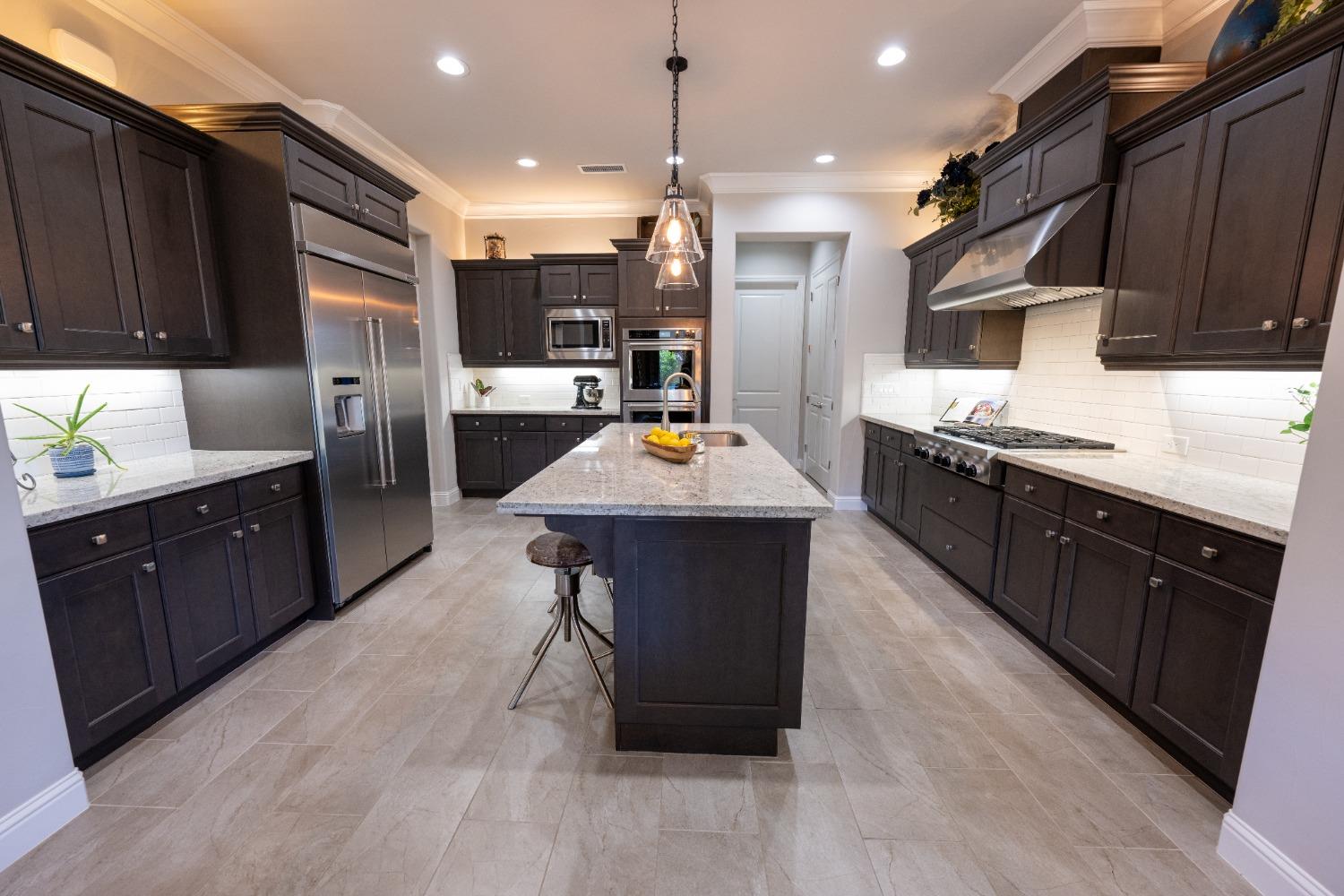 11854 N Champions Dr, Fresno, CA 93730