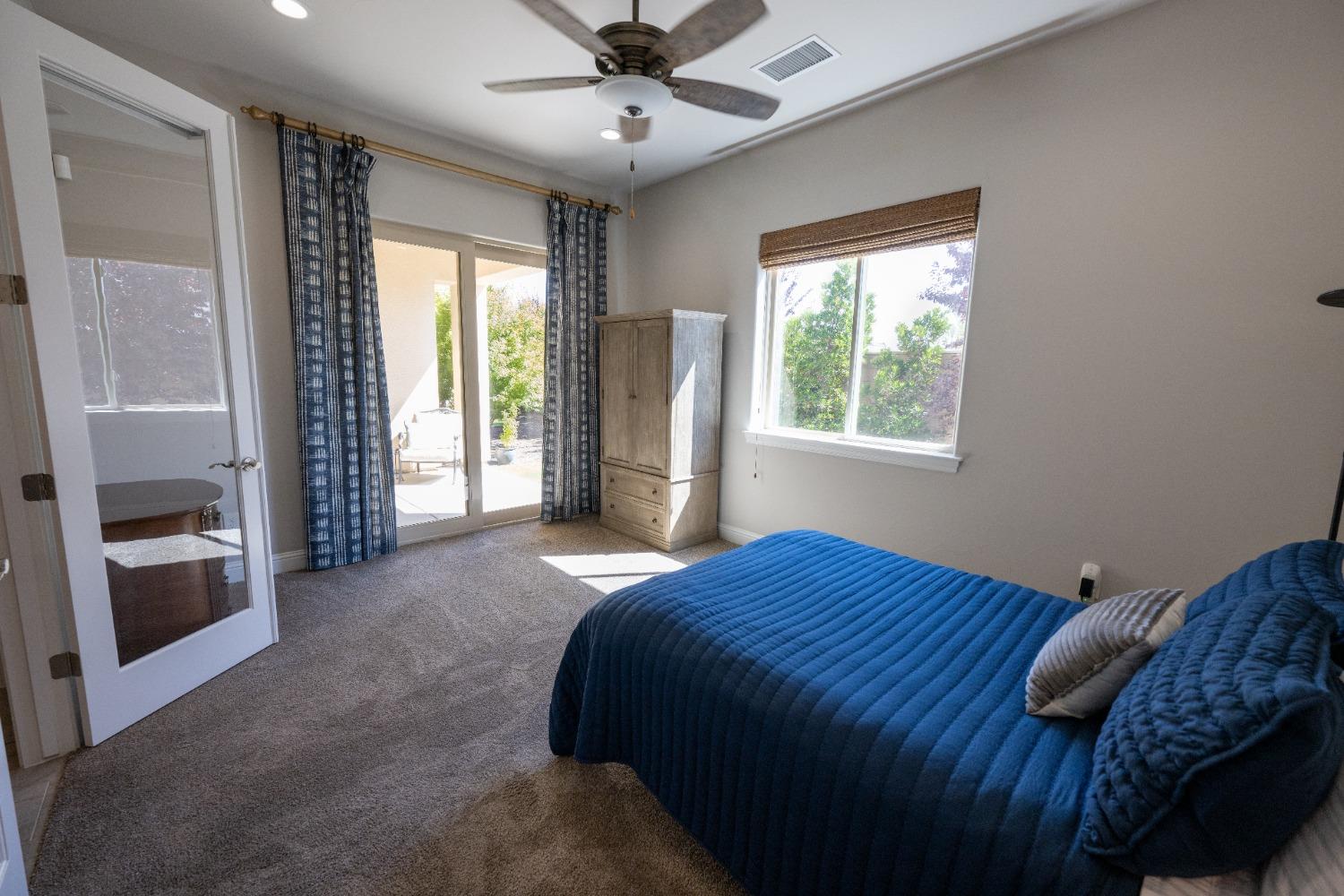 11854 N Champions Dr, Fresno, CA 93730