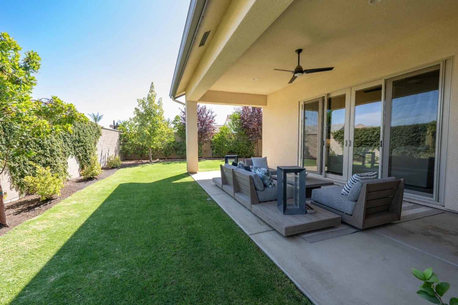 11854 N Champions Dr, Fresno, CA 93730