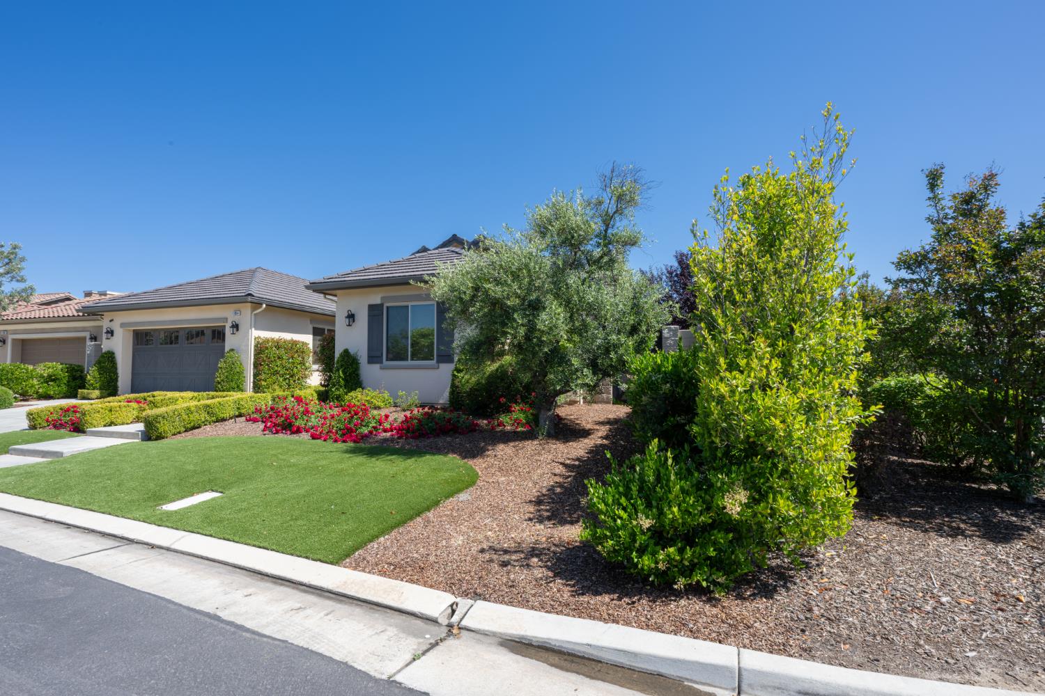 11854 N Champions Dr, Fresno, CA 93730