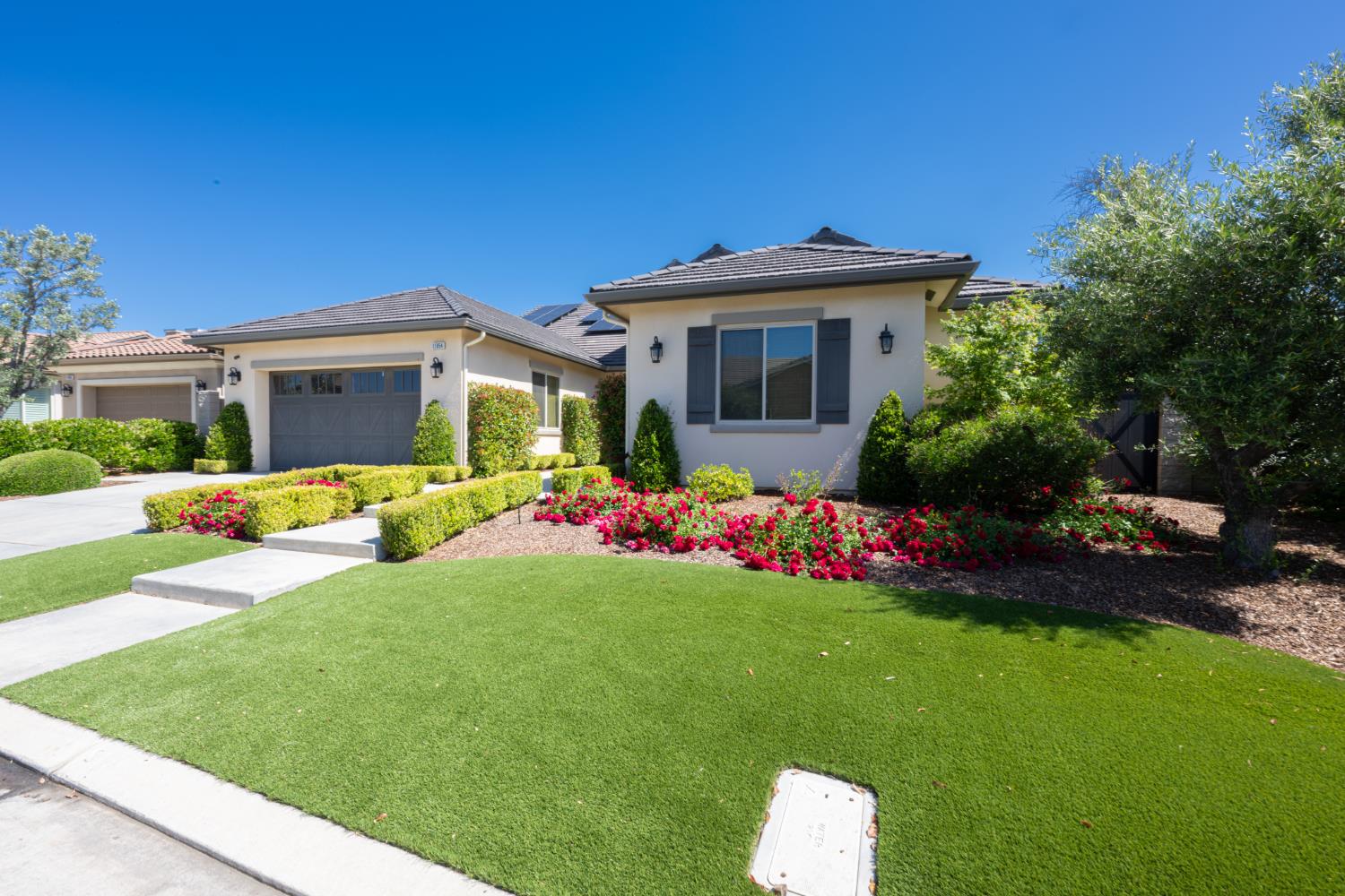 11854 N Champions Dr, Fresno, CA 93730