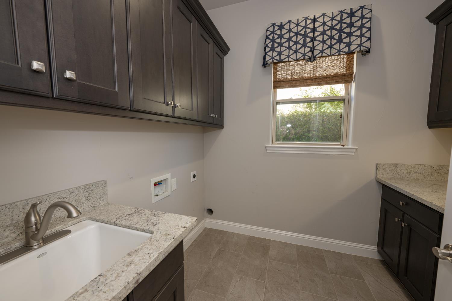 11854 N Champions Dr, Fresno, CA 93730