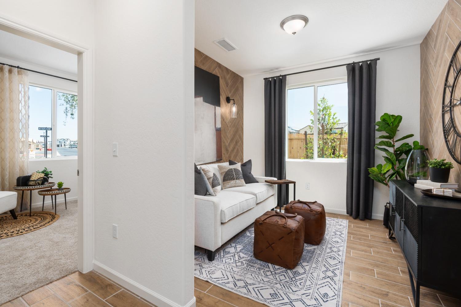 6784 E Carmen Ave, Fresno, CA 93727