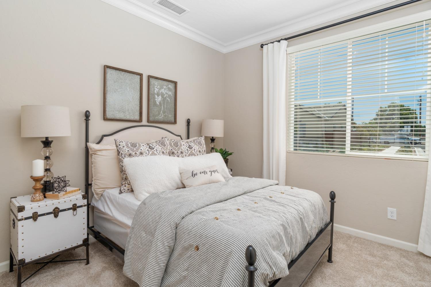 6768 E Carmen Ave, Fresno, CA 93727