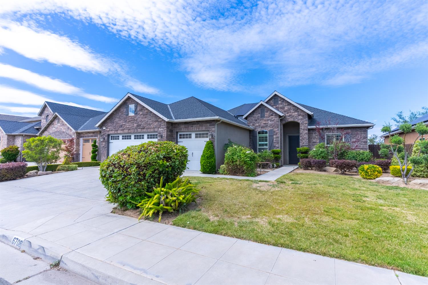 6708 W Alluvial Ave, Fresno, CA 93722