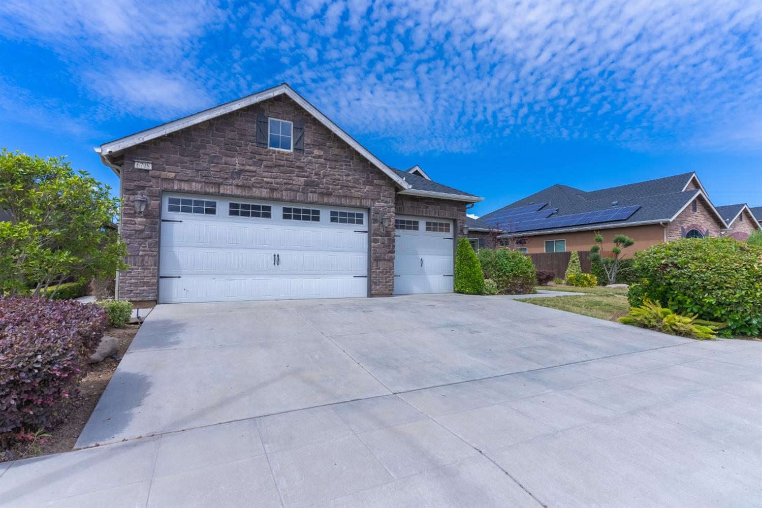 6708 W Alluvial Ave, Fresno, CA 93722