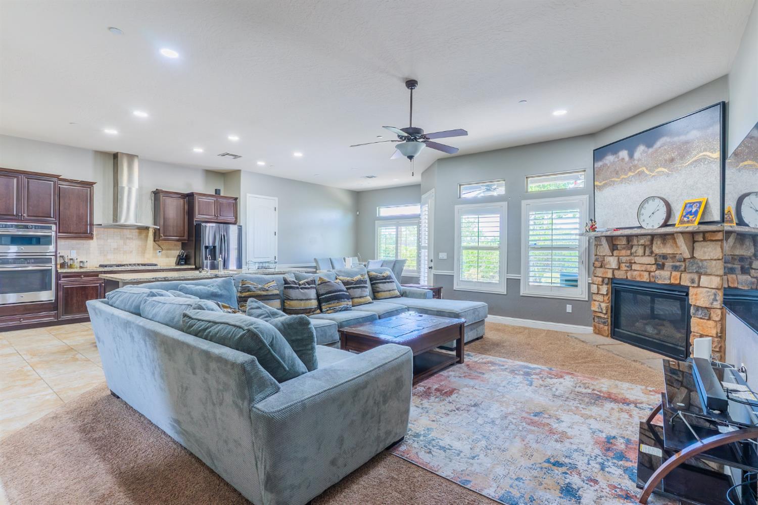 6708 W Alluvial Ave, Fresno, CA 93722