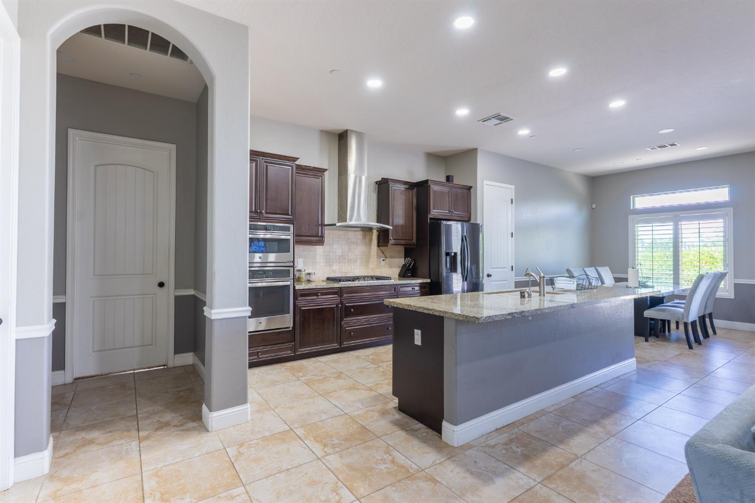 6708 W Alluvial Ave, Fresno, CA 93722