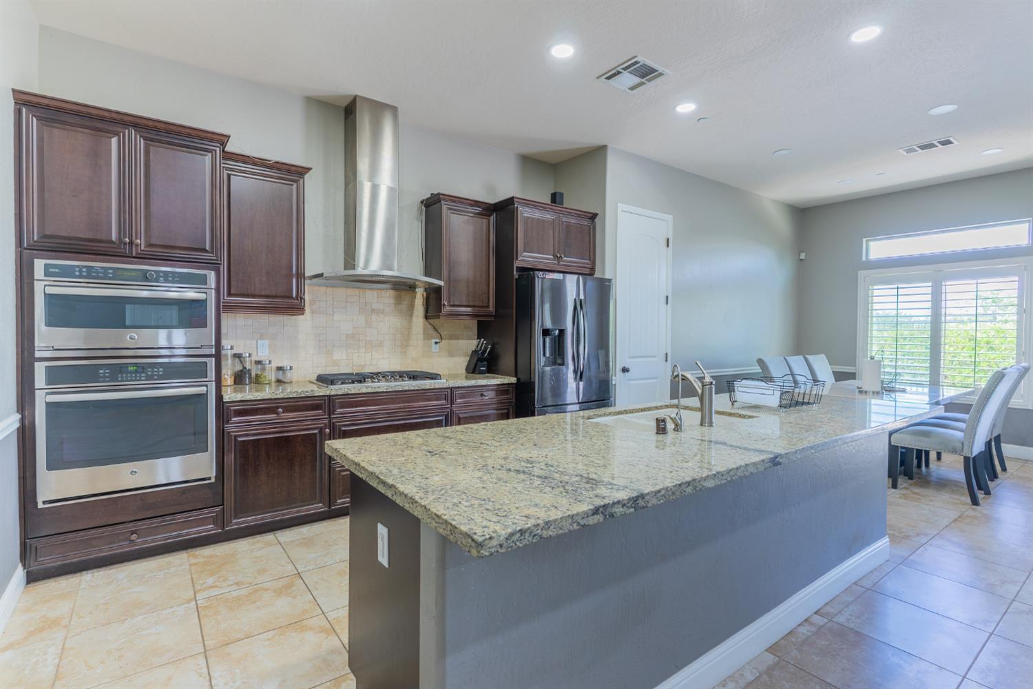 6708 W Alluvial Ave, Fresno, CA 93722