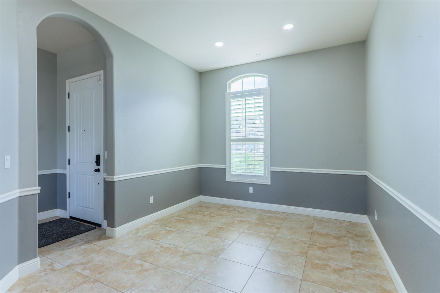 6708 W Alluvial Ave, Fresno, CA 93722