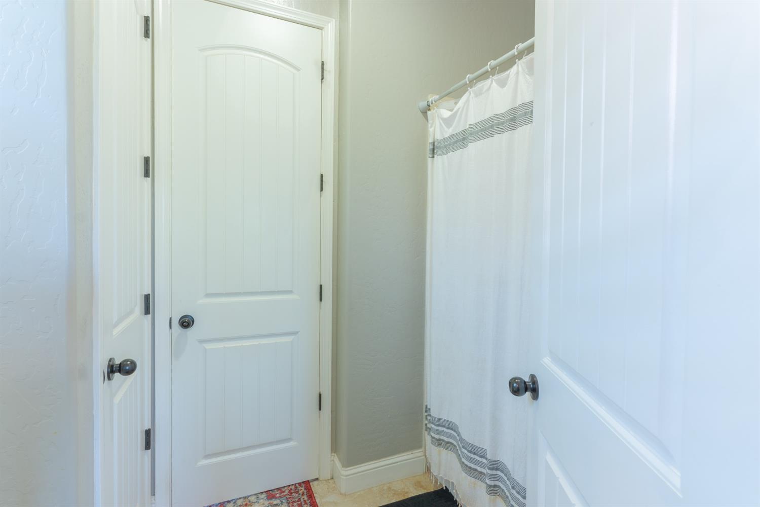 6708 W Alluvial Ave, Fresno, CA 93722