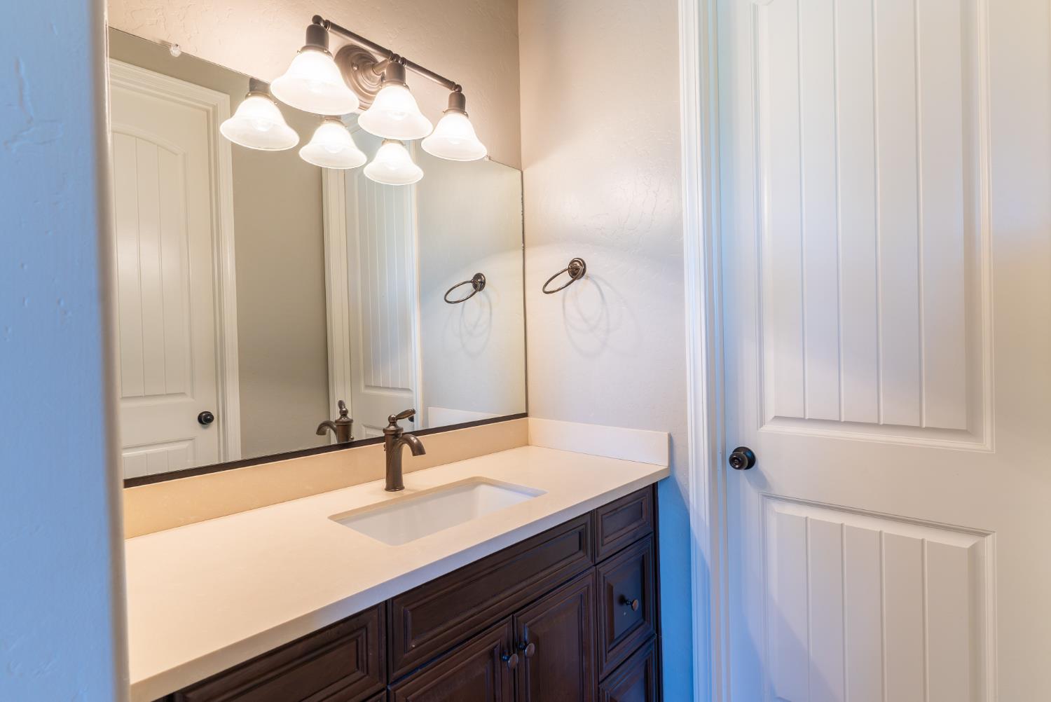 6708 W Alluvial Ave, Fresno, CA 93722