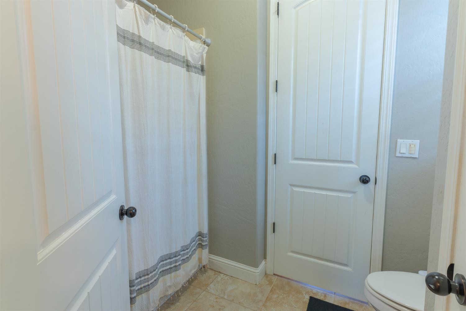 6708 W Alluvial Ave, Fresno, CA 93722