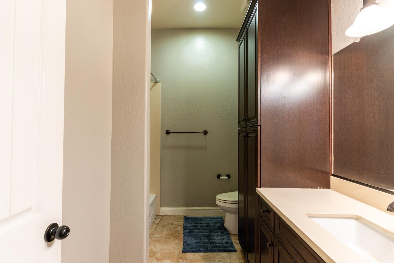 6708 W Alluvial Ave, Fresno, CA 93722