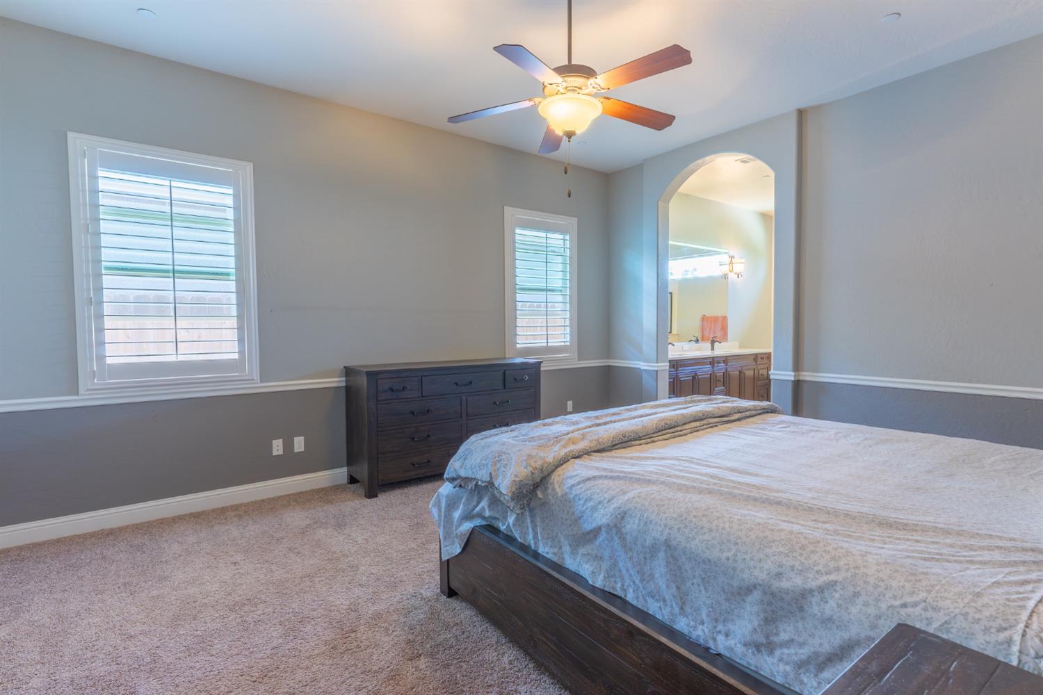 6708 W Alluvial Ave, Fresno, CA 93722