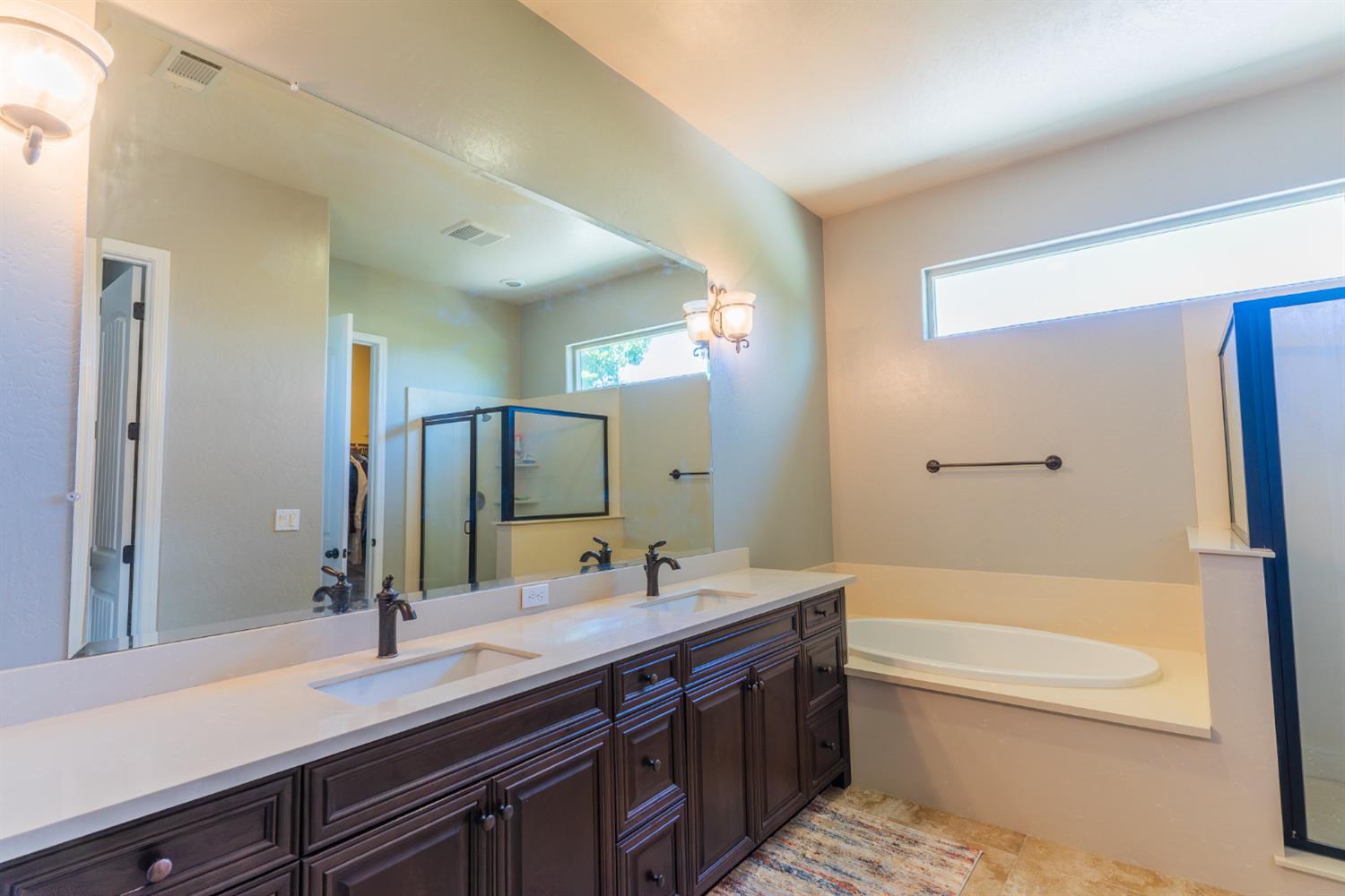 6708 W Alluvial Ave, Fresno, CA 93722