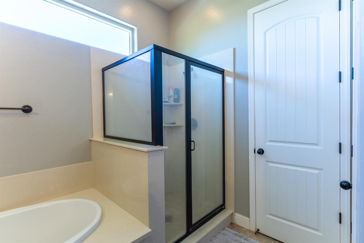 6708 W Alluvial Ave, Fresno, CA 93722