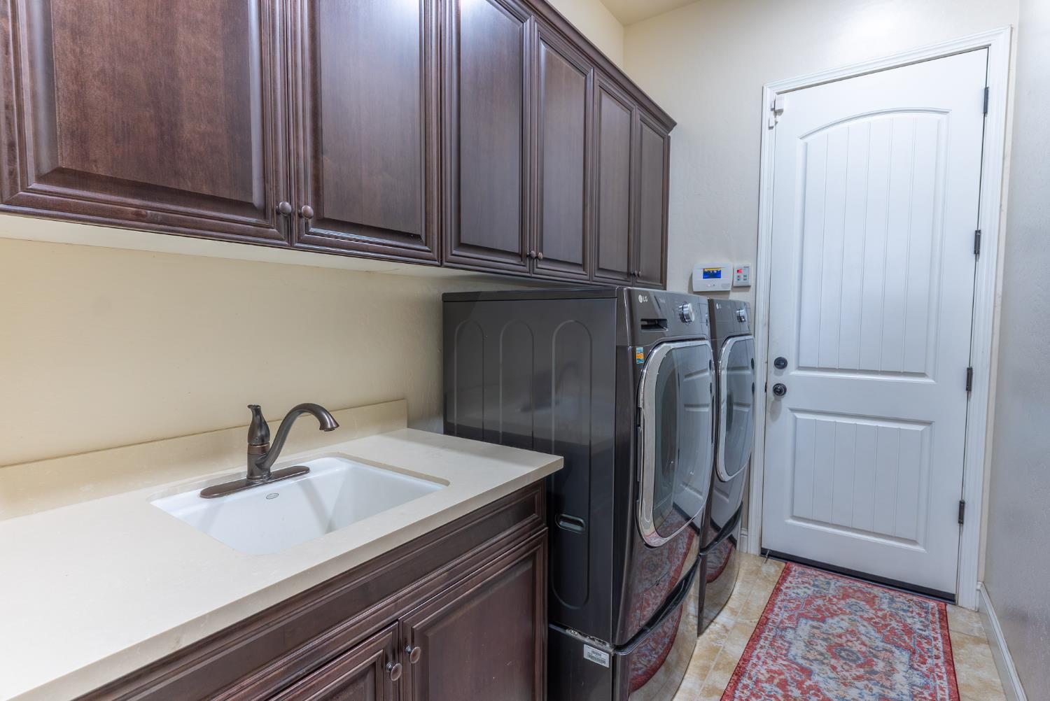 6708 W Alluvial Ave, Fresno, CA 93722