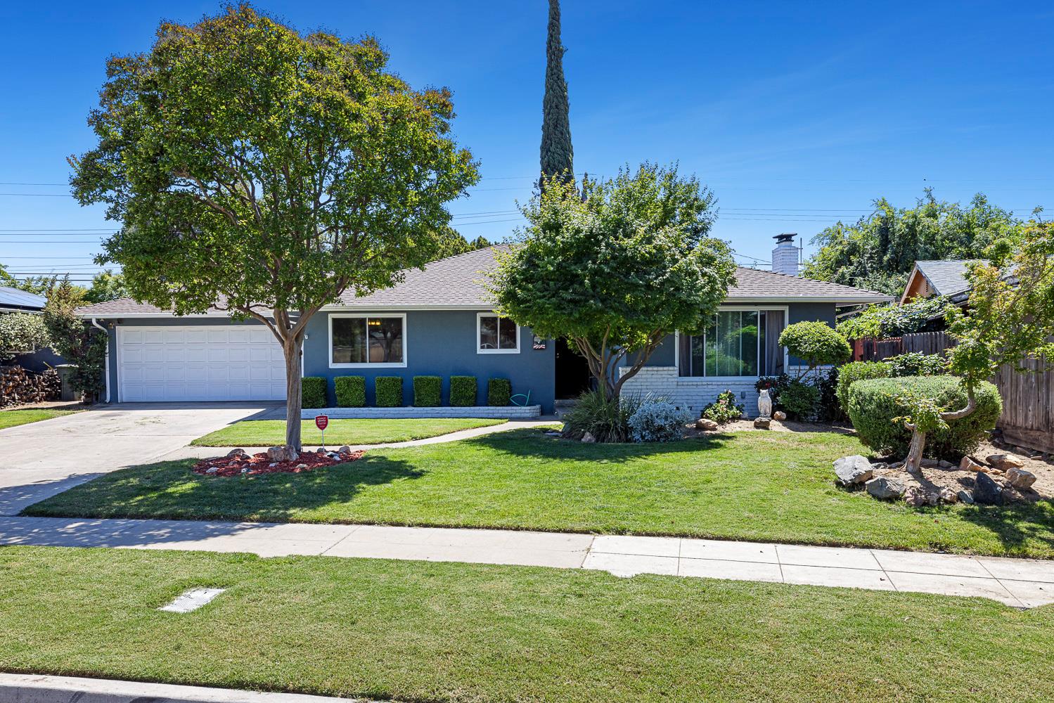 3458 E Lansing Way, Fresno, CA 93726
