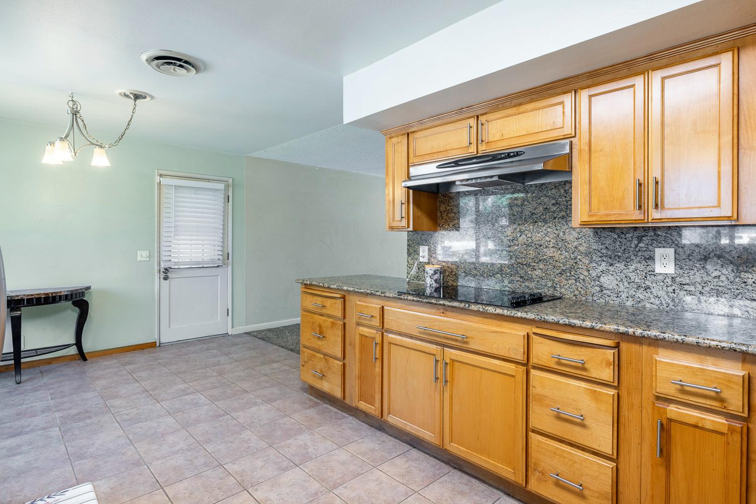 3458 E Lansing Way, Fresno, CA 93726