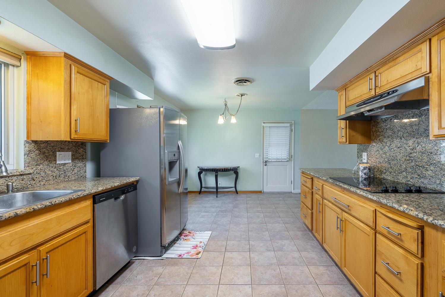 3458 E Lansing Way, Fresno, CA 93726