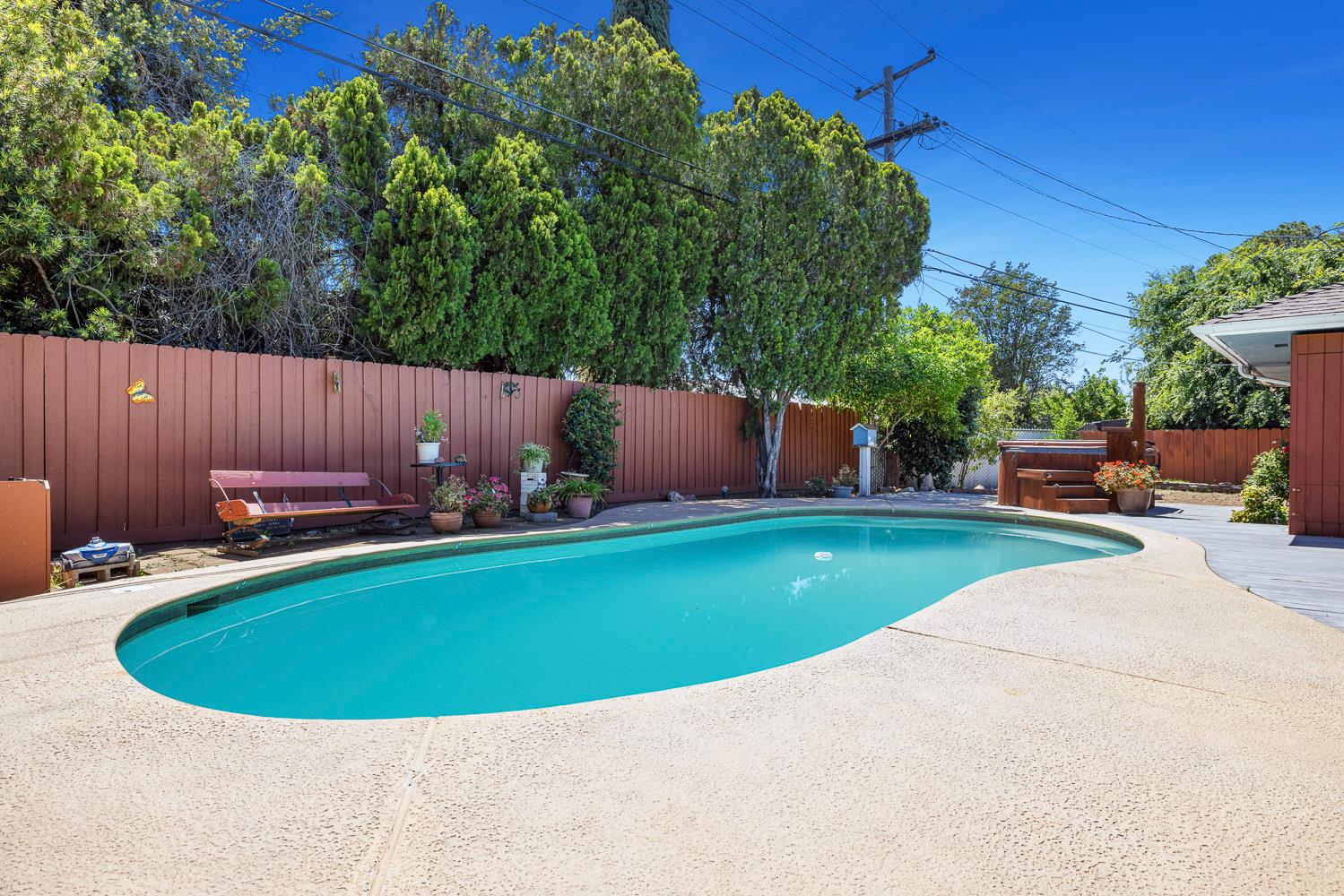 3458 E Lansing Way, Fresno, CA 93726