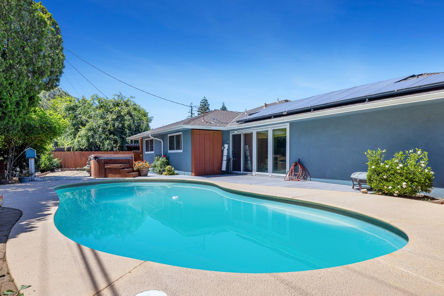 3458 E Lansing Way, Fresno, CA 93726