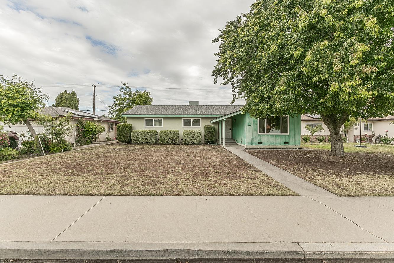 1350 Mill St, Selma, CA 93662