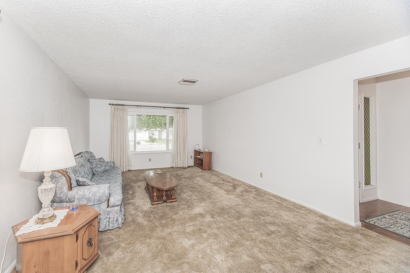 1350 Mill St, Selma, CA 93662