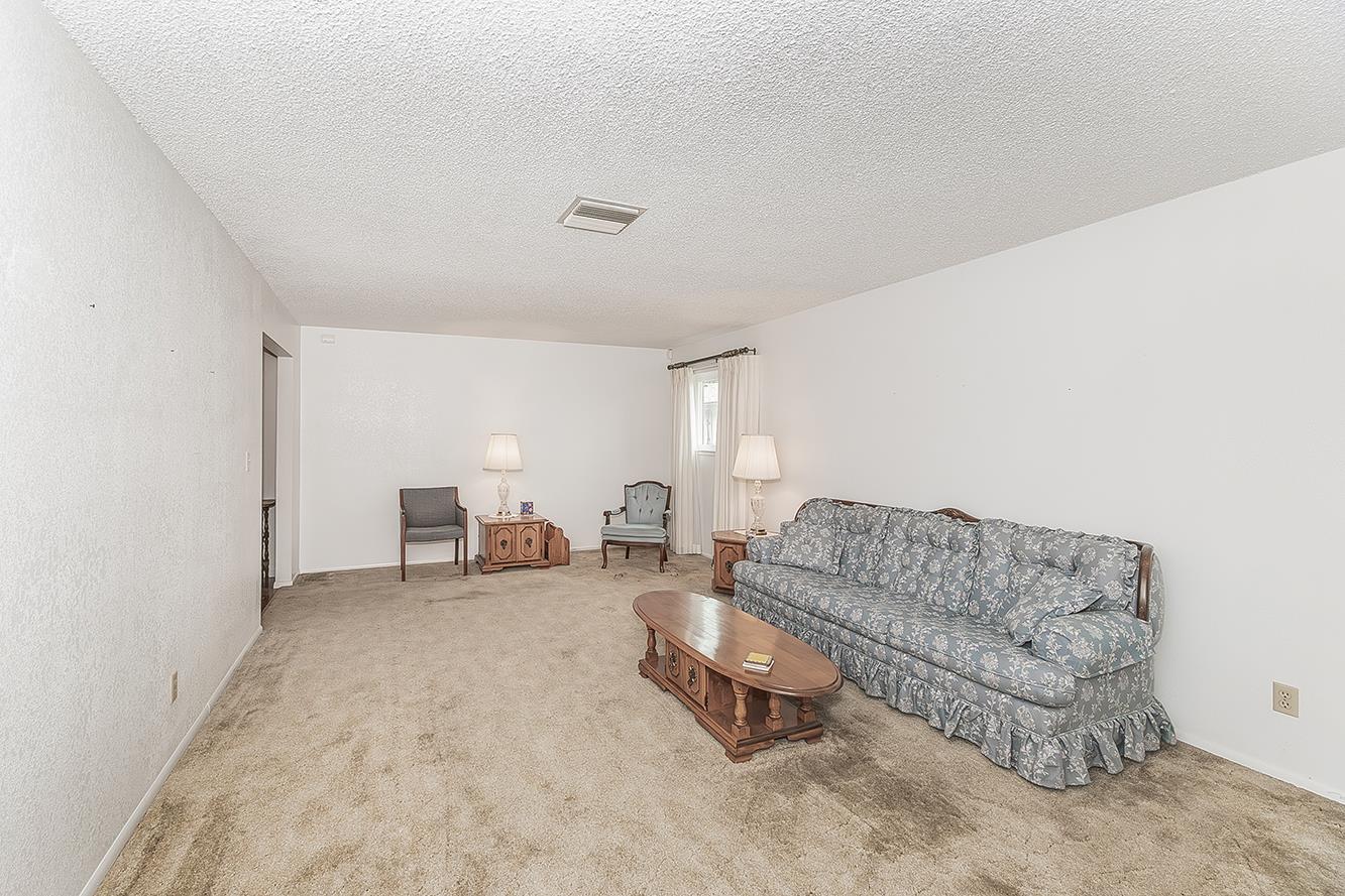 1350 Mill St, Selma, CA 93662