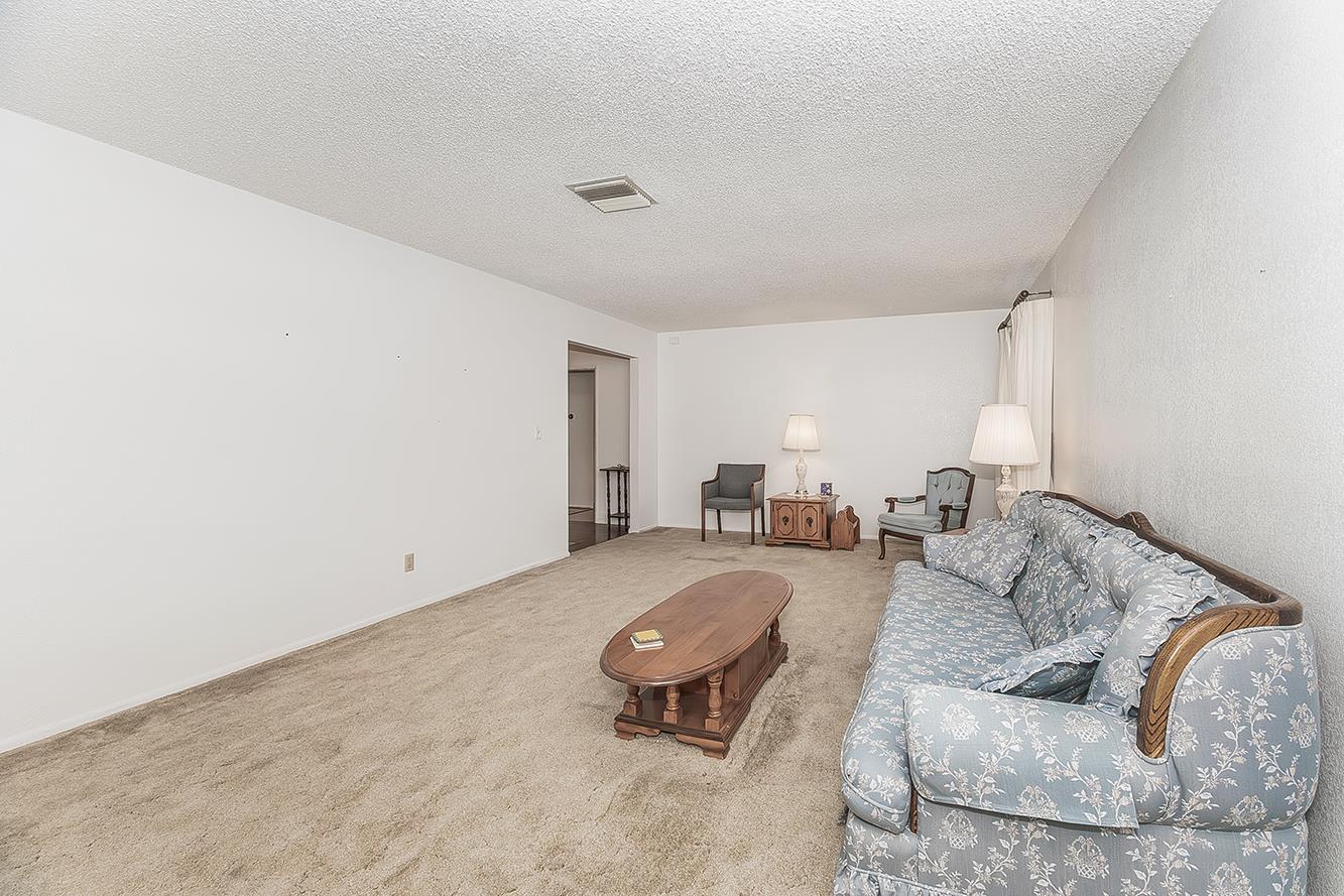 1350 Mill St, Selma, CA 93662