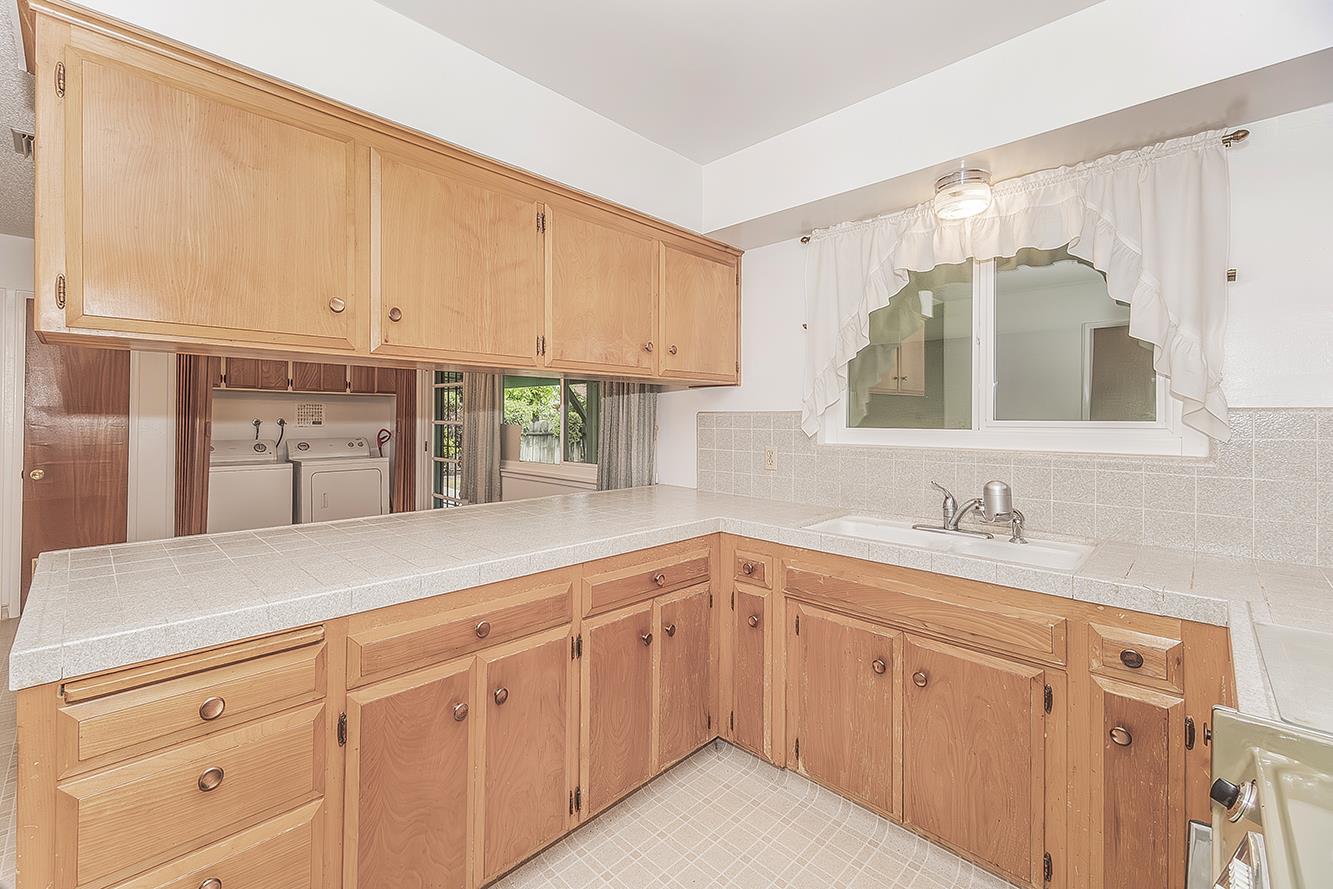 1350 Mill St, Selma, CA 93662