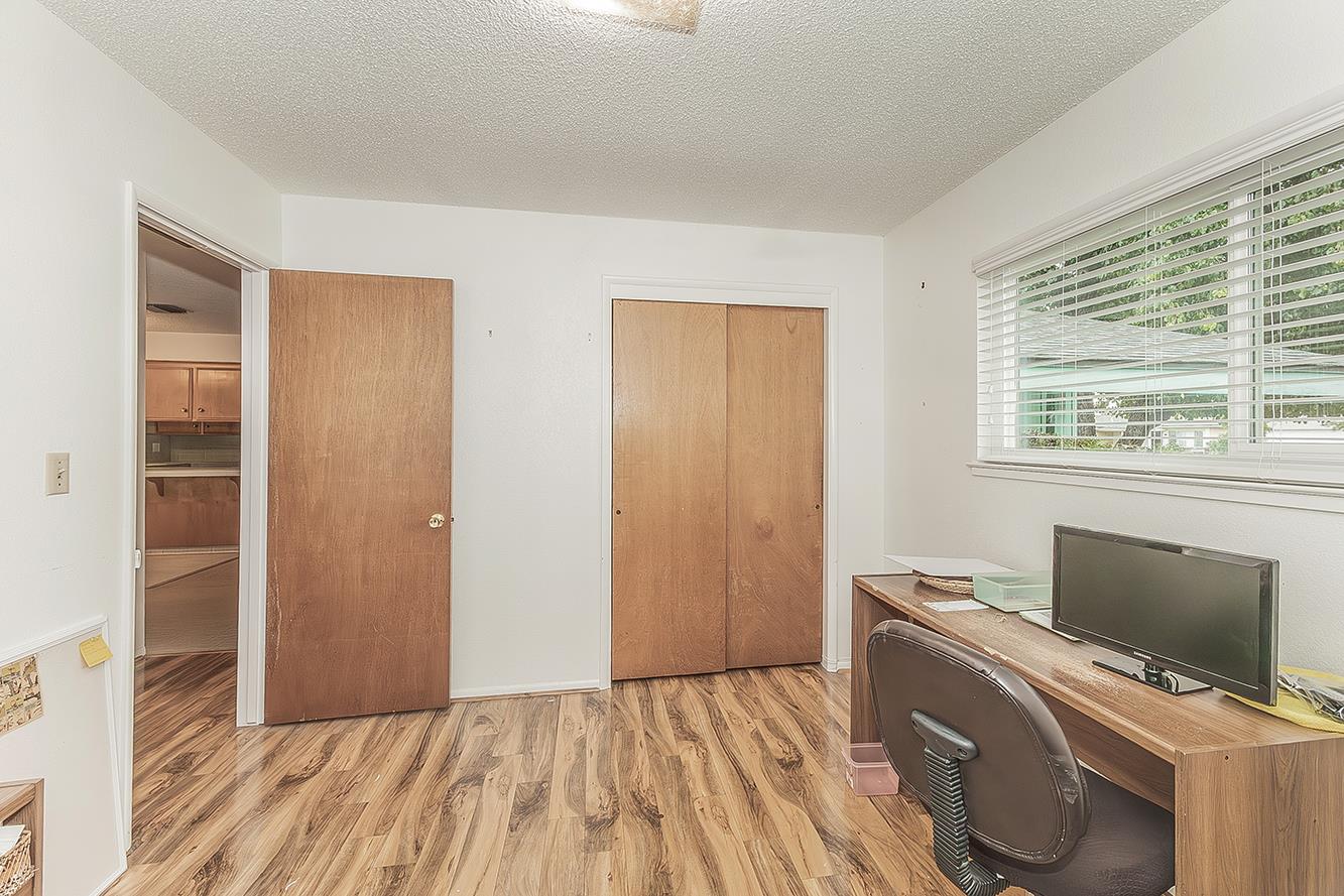 1350 Mill St, Selma, CA 93662