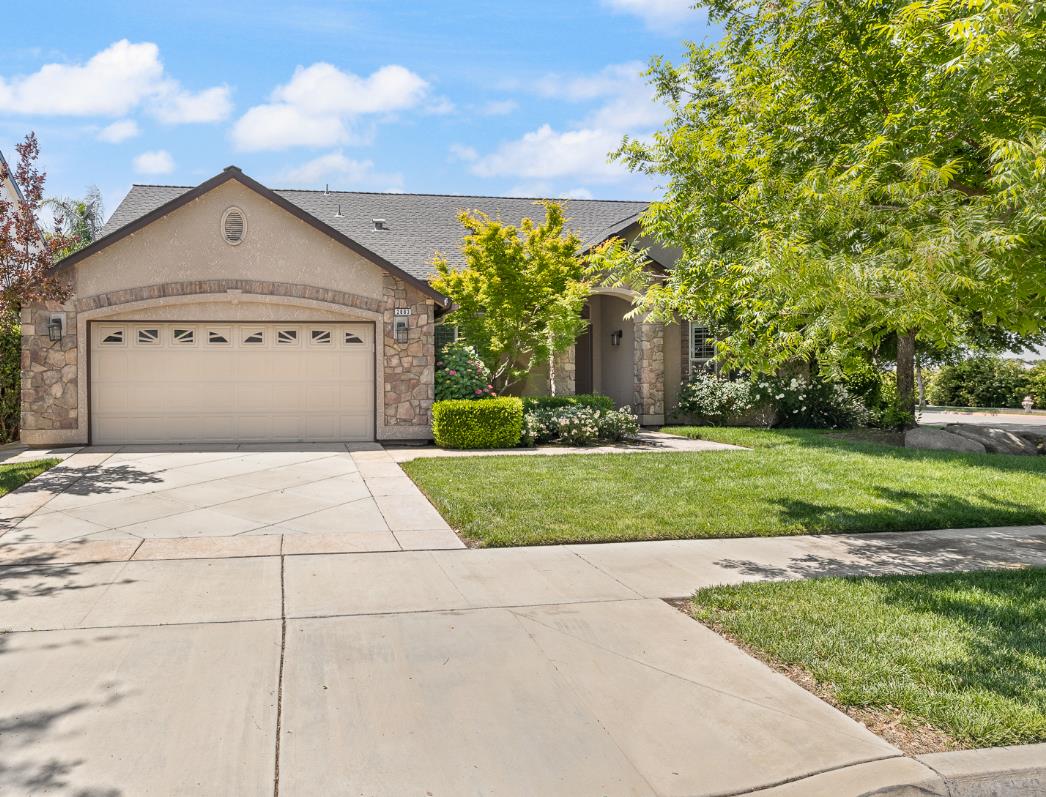 2883 22nd Ct, Kingsburg, CA 93631