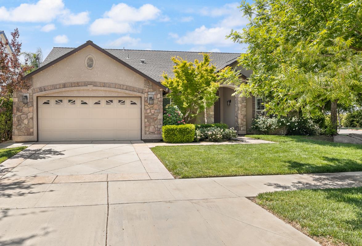 2883 22nd Ct, Kingsburg, CA 93631