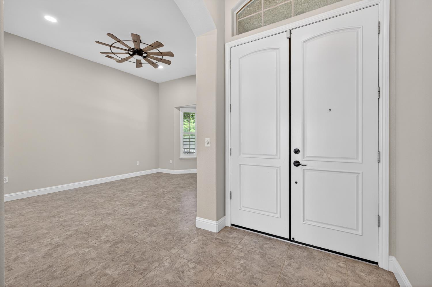 2883 22nd Ct, Kingsburg, CA 93631