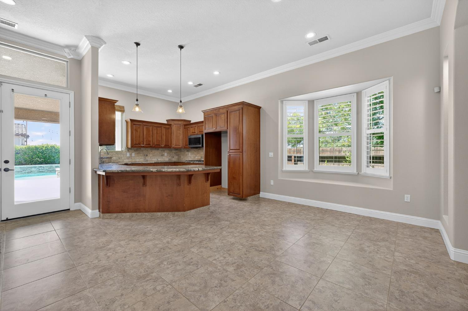 2883 22nd Ct, Kingsburg, CA 93631