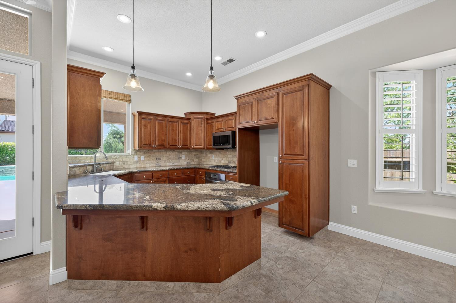 2883 22nd Ct, Kingsburg, CA 93631