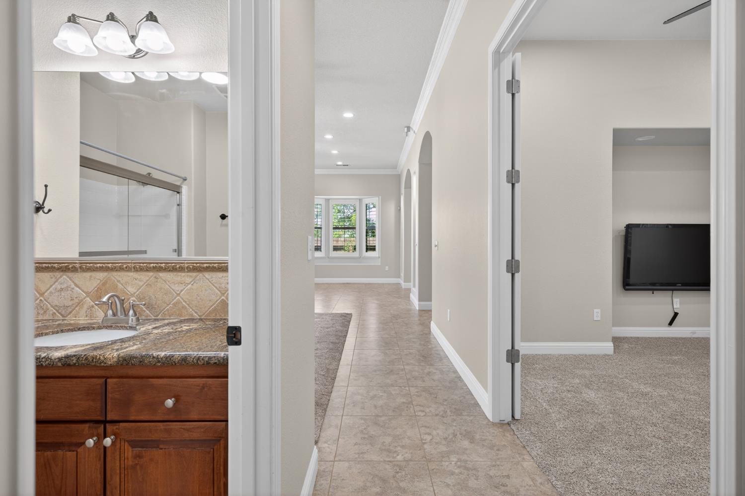 2883 22nd Ct, Kingsburg, CA 93631