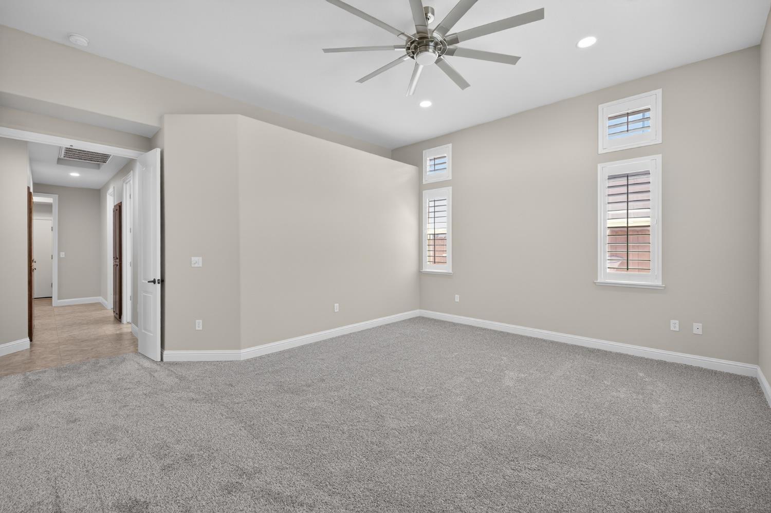 2883 22nd Ct, Kingsburg, CA 93631