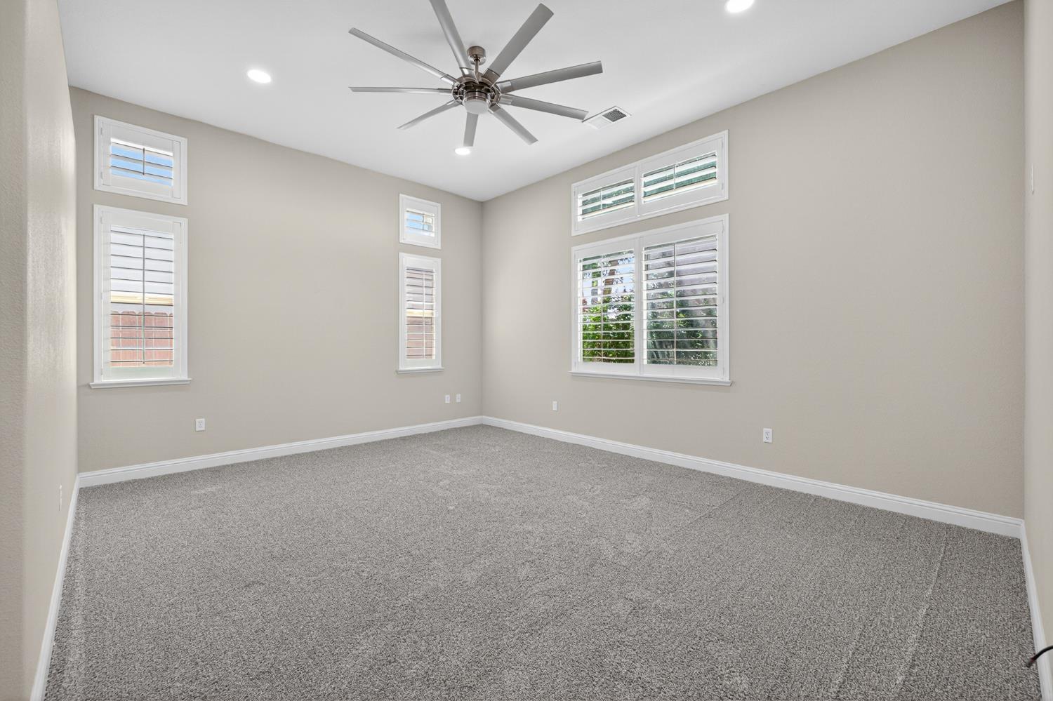 2883 22nd Ct, Kingsburg, CA 93631